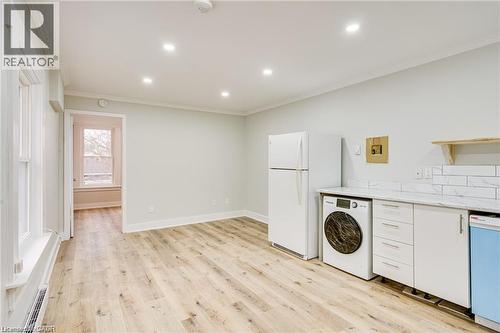 33 ALBION Street Unit# Upper #2 , Brantford, Ontario N3T 3L9 4