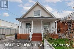 54 BYNG AVENUE  Toronto, ON M1L 3N7