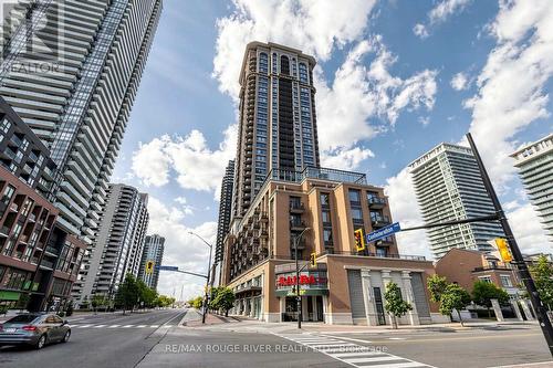 2903 - 385 PRINCE OF WALES DRIVE  Mississauga, ON L5B 0C6