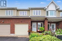 16 STREAMWOOD LANE  Ottawa, ON K1T 3R1