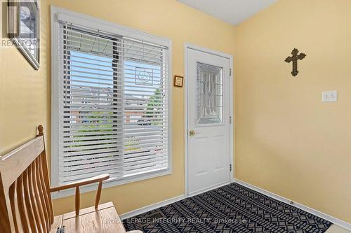 Good sized front entry - 16 Streamwood Lane, Ottawa, ON - Indoor Photo Showing Other Room