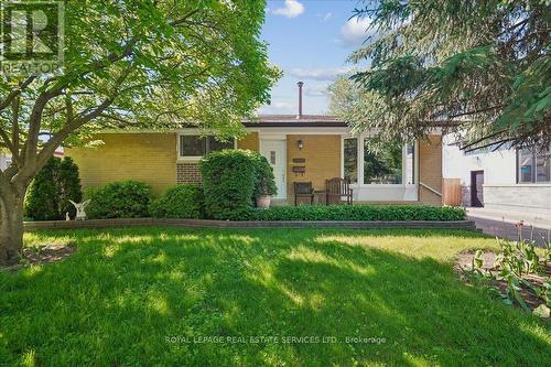 1309 WARWICK AVENUE  Oakville, ON L6L 2V8