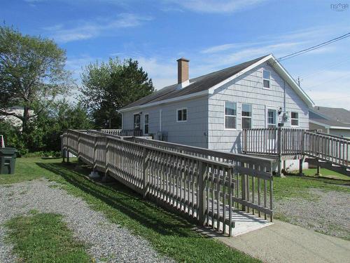 5 Clifford Street  North Sydney, NS B2A 1X2