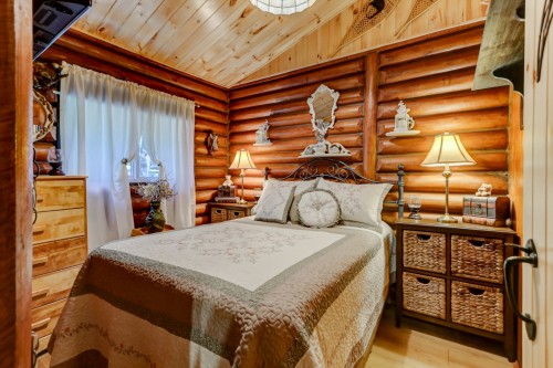 Chambre à coucher principale - 27 Ch. Du Gros-Rocher, Harrington, QC - Indoor Photo Showing Bedroom