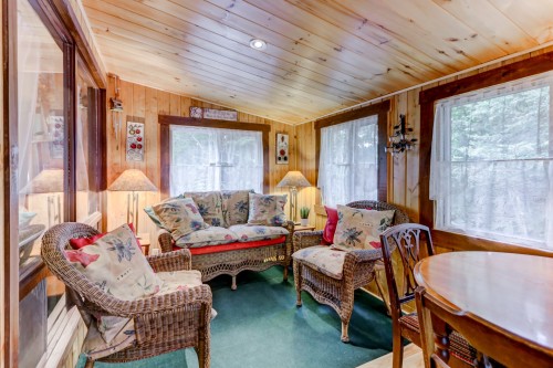 Véranda - 27 Ch. Du Gros-Rocher, Harrington, QC - Indoor Photo Showing Living Room