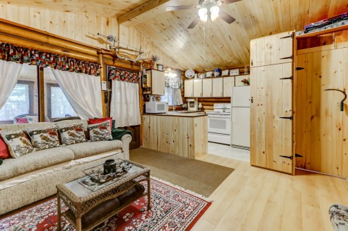 Cuisine - 27 Ch. Du Gros-Rocher, Harrington, QC - Indoor Photo Showing Kitchen