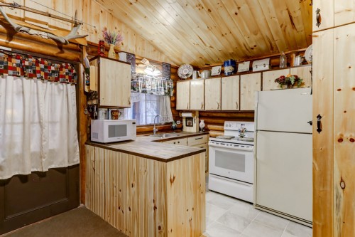 Cuisine - 27 Ch. Du Gros-Rocher, Harrington, QC - Indoor Photo Showing Kitchen