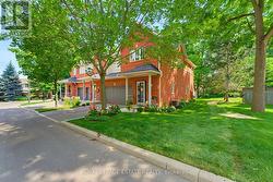 20 - 120 BEDDOE DRIVE  Hamilton, ON L8P 4Z4
