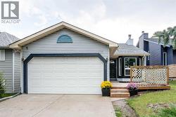 127 Shawinigan Drive SW  Calgary, AB T2Y 2W1