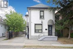 7924 KIPLING AVENUE  Vaughan, ON L4L 1Z5