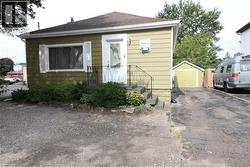 446 UPPER GAGE Avenue  Hamilton, ON L8V 4H9