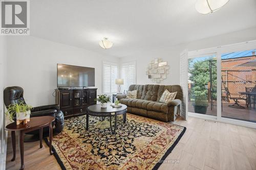 5540 Prosper Court, Mississauga, ON - Indoor Photo Showing Living Room