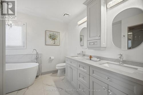 5540 Prosper Court, Mississauga, ON - Indoor Photo Showing Bathroom
