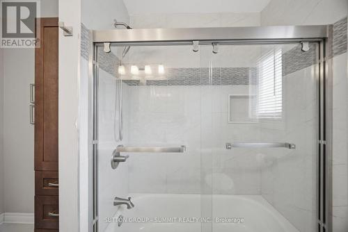 5540 Prosper Court, Mississauga, ON - Indoor Photo Showing Bathroom