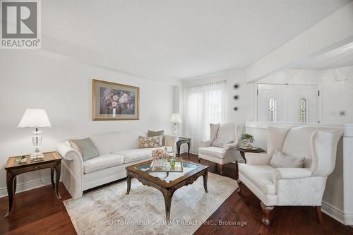 5540 Prosper Court, Mississauga, ON - Indoor Photo Showing Living Room