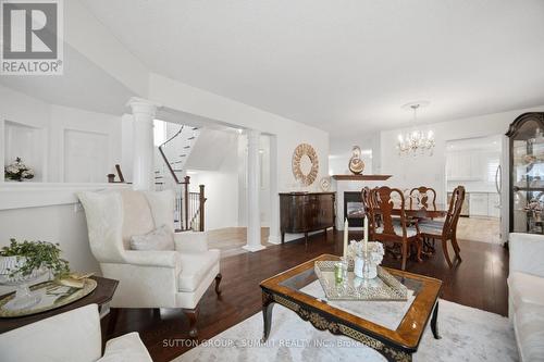 5540 Prosper Court, Mississauga, ON - Indoor Photo Showing Living Room