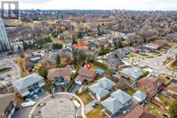 18 TERRYELLEN CRESCENT  Toronto, ON M9C 1H7