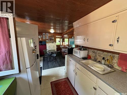 2 Grove Lane, Grandview Beach, SK - Indoor Photo Showing Kitchen