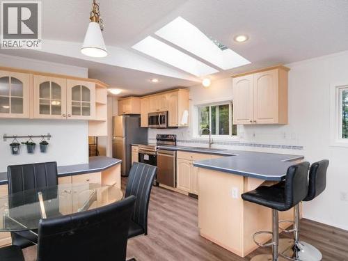 413-989 Range Road, Whitehorse, YT - Indoor Photo Showing Kitchen