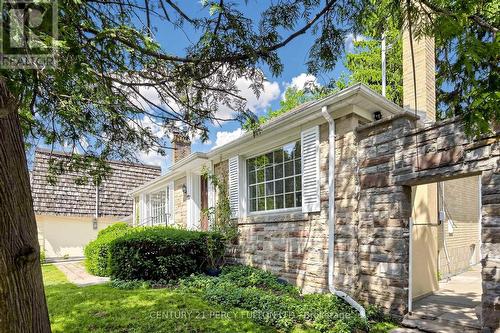 50 PLYMBRIDGE ROAD , Toronto, Ontario M2P 1A3 3