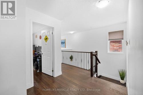452 Tyrone Crescent, Milton, ON - Indoor Photo Showing Other Room