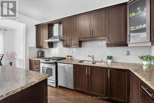 452 Tyrone Crescent, Milton, ON - Indoor Photo Showing Kitchen With Double Sink