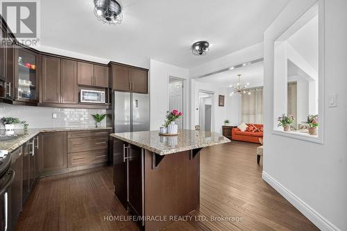 452 Tyrone Crescent, Milton, ON - Indoor Photo Showing Kitchen With Upgraded Kitchen