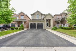 29 DEWSIDE DRIVE  Brampton, ON L6R 3B7