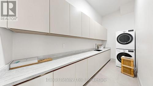 2539 Rugby Road, Mississauga, ON - Indoor Photo Showing Laundry Room