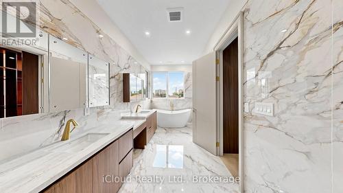 2539 Rugby Road, Mississauga, ON - Indoor Photo Showing Bathroom