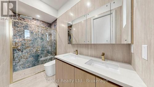 2539 Rugby Road, Mississauga, ON - Indoor Photo Showing Bathroom