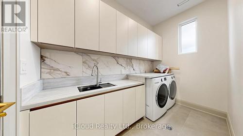2539 Rugby Road, Mississauga, ON - Indoor Photo Showing Laundry Room