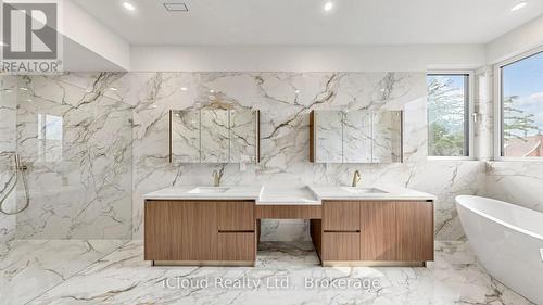 2539 Rugby Road, Mississauga, ON - Indoor Photo Showing Bathroom