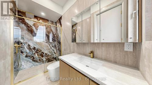 2539 Rugby Road, Mississauga, ON - Indoor Photo Showing Bathroom