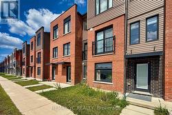5 FAIRLANE AVENUE  Barrie, ON L9J 0N1