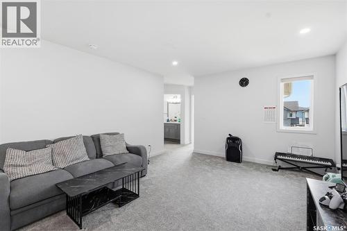 231 Katz Court, Saskatoon, SK - Indoor Photo Showing Living Room