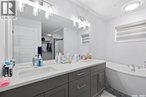 231 Katz Court, Saskatoon, SK - Indoor Photo Showing Bathroom