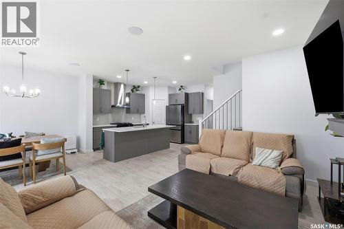 231 Katz Court, Saskatoon, SK - Indoor Photo Showing Living Room