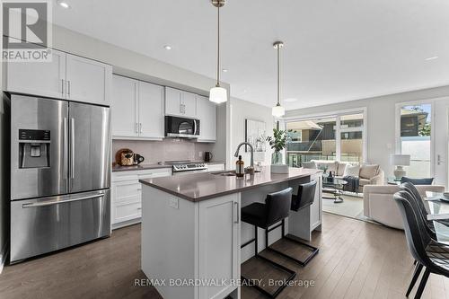 14 Philosopher Private, Ottawa, ON - Indoor Photo Showing Kitchen With Upgraded Kitchen