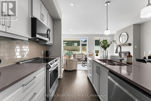 14 Philosopher Private, Ottawa, ON - Indoor Photo Showing Kitchen With Double Sink With Upgraded Kitchen