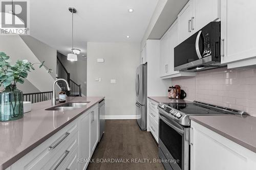 14 Philosopher Private, Ottawa, ON - Indoor Photo Showing Kitchen With Double Sink With Upgraded Kitchen