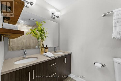 14 Philosopher Private, Ottawa, ON - Indoor Photo Showing Bathroom