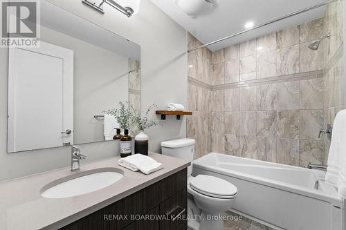 14 Philosopher Private, Ottawa, ON - Indoor Photo Showing Bathroom