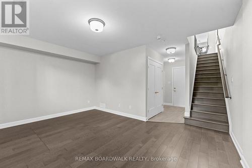 14 Philosopher Private, Ottawa, ON - Indoor Photo Showing Other Room
