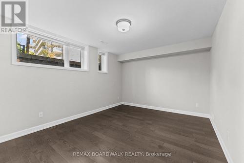 14 Philosopher Private, Ottawa, ON - Indoor Photo Showing Other Room