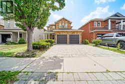 72 PURCELL CRESCENT  Vaughan, ON L6A 3C6