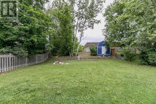 UPPER - 18 CHIPPAWA COURT , Barrie, Ontario L4M 5N8 5