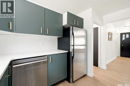 137 Garnet Street, Regina, SK - Indoor Photo Showing Kitchen