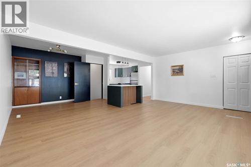 137 Garnet Street, Regina, SK - Indoor