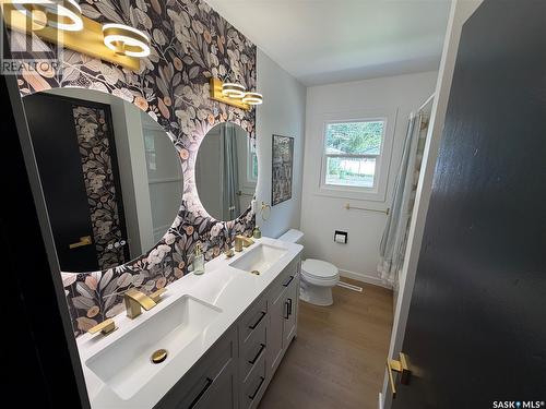 137 Garnet Street, Regina, SK - Indoor Photo Showing Bathroom